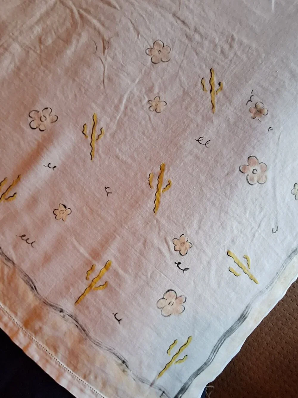 Vintage Hand-Painted Southwest Cotton Luncheon Tablecloth & 4 Napkins